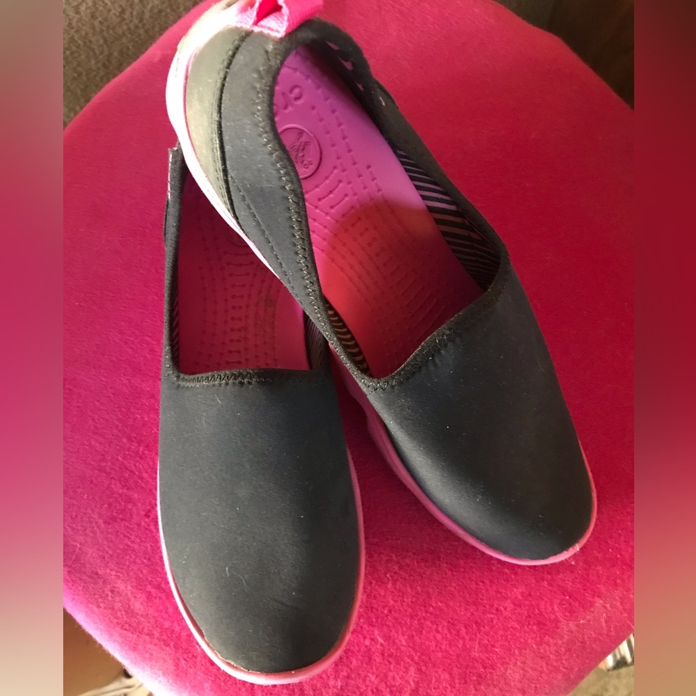 Black & pink Crocs, size 9.5